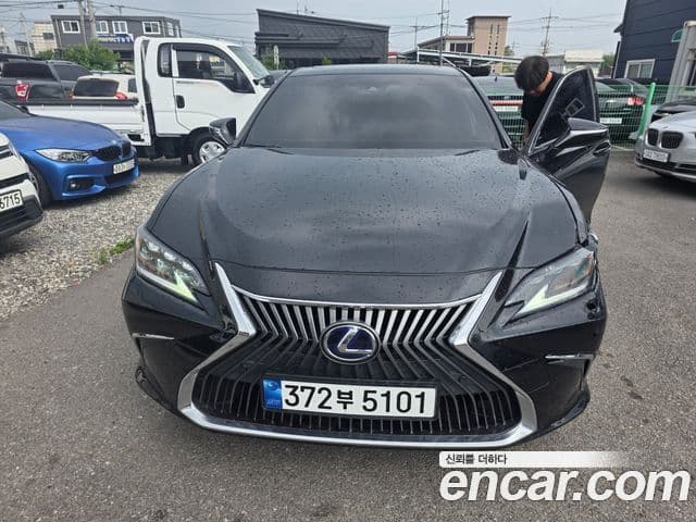 Lexus ES300h 2021 — Şəkil 1/8