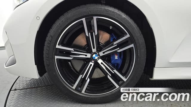 BMW 3 Series 2023 — фото 5 из 20