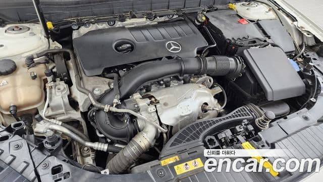 Mercedes-Benz GLB-Class 2021 — Şəkil 6/20