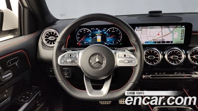 Mercedes-Benz GLB-Class 2021 — Şəkil 13/20