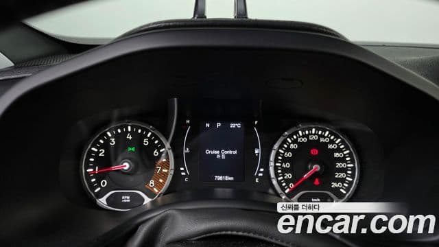 Jeep Renegade 2021 — Şəkil 16/33