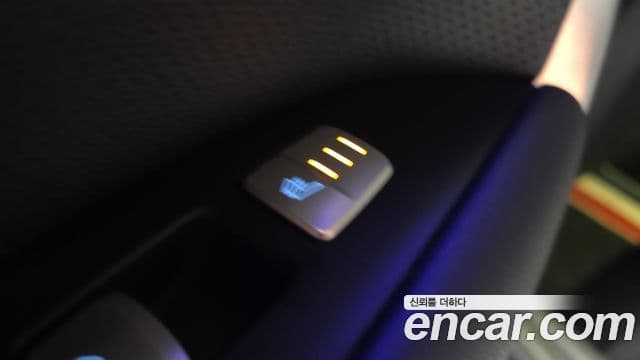 Genesis G70 2019 — ფოტო 19/20