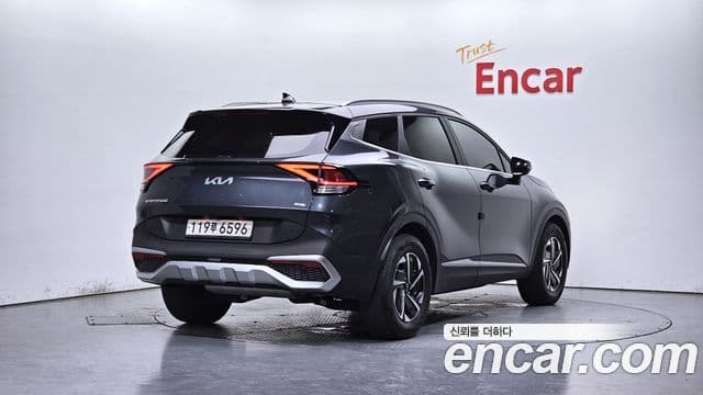 Kia Sportage 2022 — ფოტო 2/20