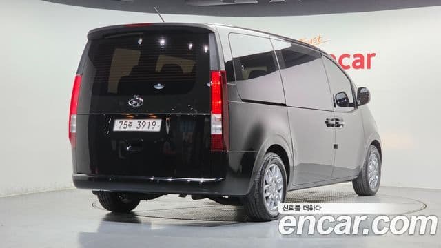 Hyundai Staria 2021 — Фото 2/20