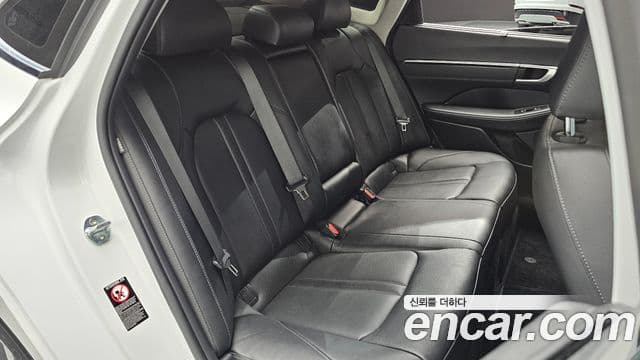 Hyundai Sonata 2021 — ფოტო 11/20