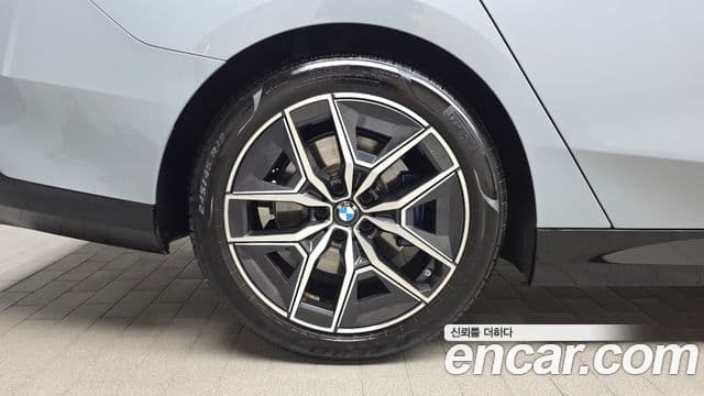 BMW 5 Series 2025 — фото 5 из 20