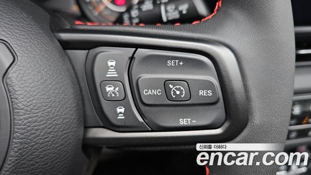Jeep Wrangler 2024 — ფოტო 17/20