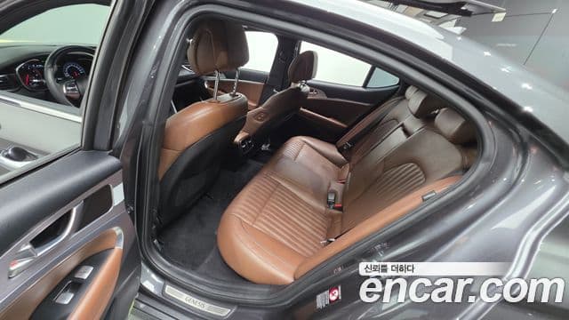 Genesis G70 2020 — Photo 28/39