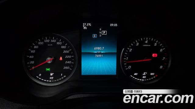 Mercedes-Benz C-Class 2019 — Şəkil 8/20