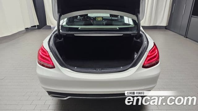 Mercedes-Benz C-Class 2018 — Şəkil 11/31
