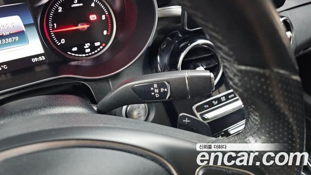 Mercedes-Benz C-Class 2018 — Şəkil 20/31