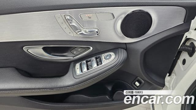 Mercedes-Benz C-Class 2018 — Şəkil 13/31