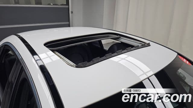 Mercedes-Benz C-Class 2018 — Şəkil 16/31