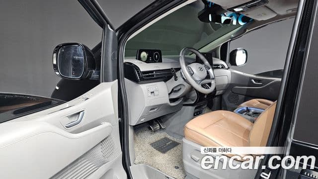 Hyundai Staria 2021 — фото 10 из 20