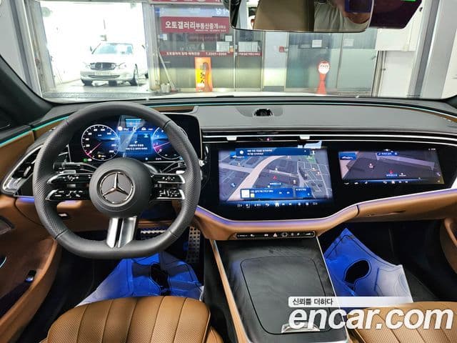 Mercedes-Benz E-Class 2025 — Фото 17/20