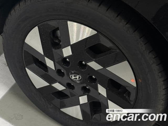 Hyundai Staria 2024 — ფოტო 4/7
