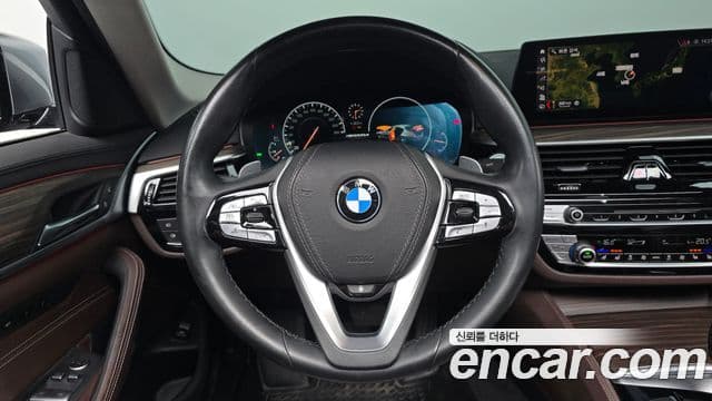 BMW 5 Series 2019 — Фото 13/20