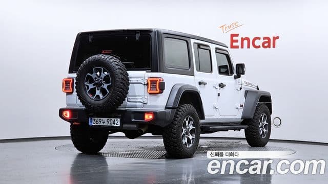 Jeep Wrangler 2023 — ფოტო 2/20