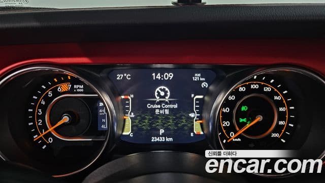 Jeep Wrangler 2023 — ფოტო 8/20