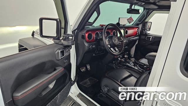 Jeep Wrangler 2023 — ფოტო 10/20