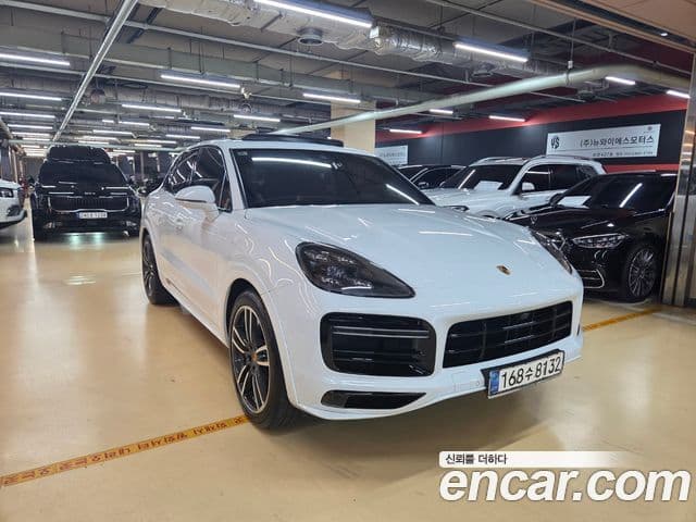 Porsche Cayenne 2021 — ფოტო 1/20