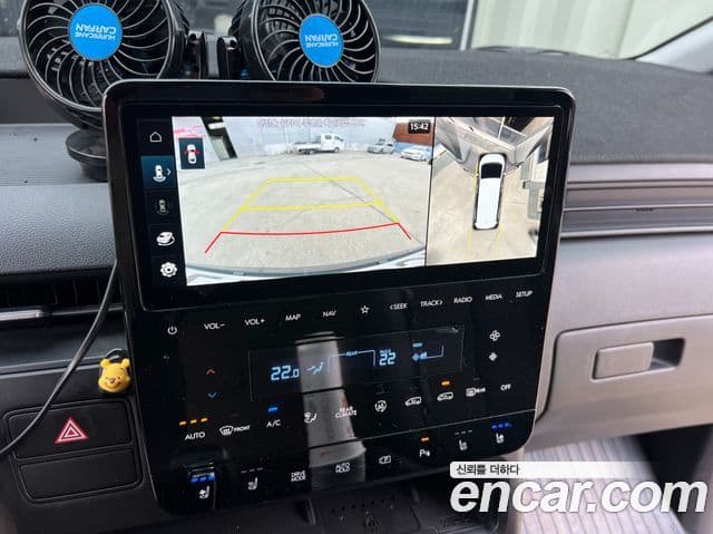 Hyundai Staria 2023 — ფოტო 8/20