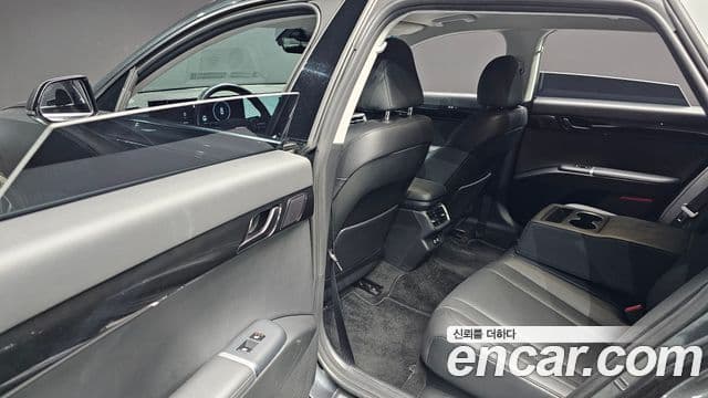 Hyundai Grandeur 2023 — ფოტო 17/20