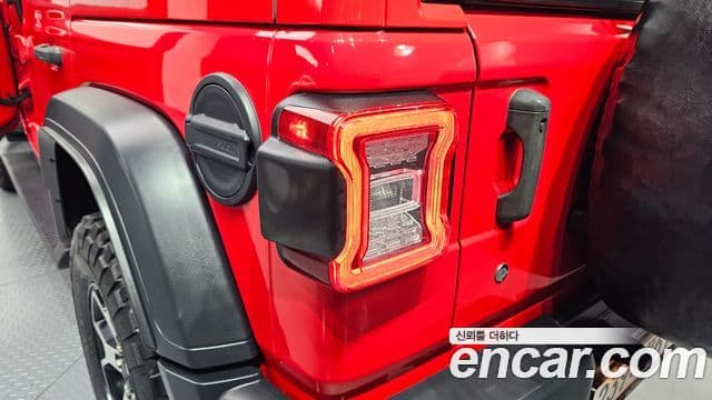 Jeep Wrangler 2019 — Photo 31/31