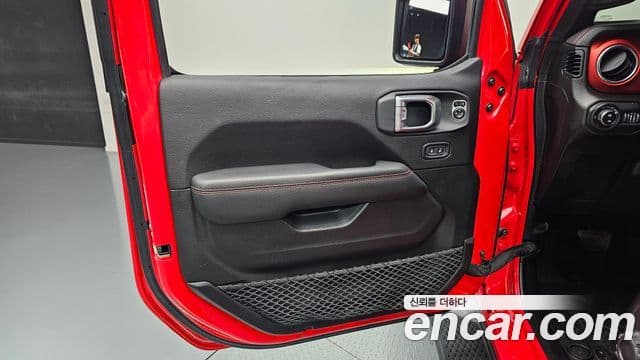 Jeep Wrangler 2019 — Photo 20/31