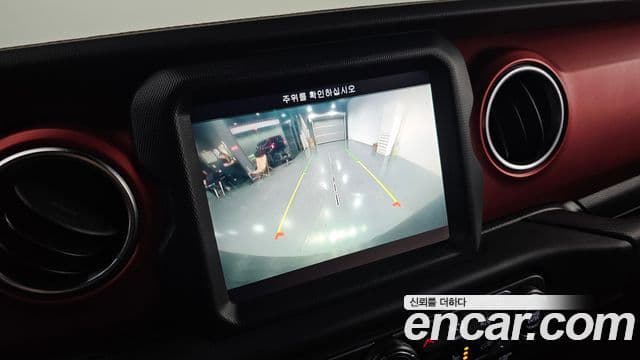 Jeep Wrangler 2019 — Photo 12/31