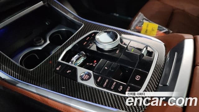 BMW X7 2025 — Photo 11/36