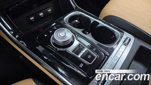 Kia Carnival 2022 — фото 9 из 20