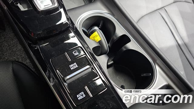 Hyundai Sonata 2021 — ფოტო 19/20