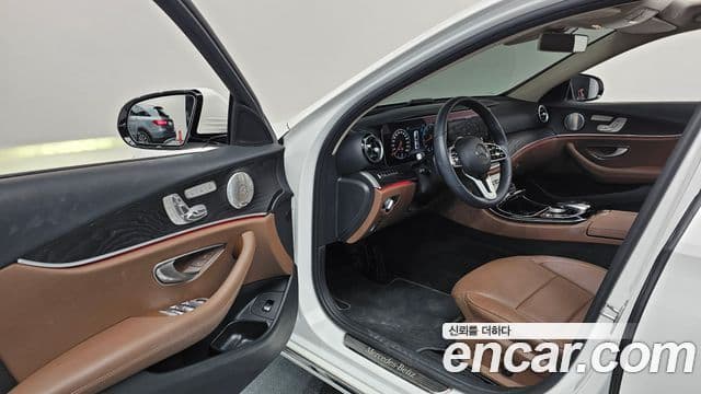 Mercedes-Benz E-Class 2018 — ფოტო 9/20