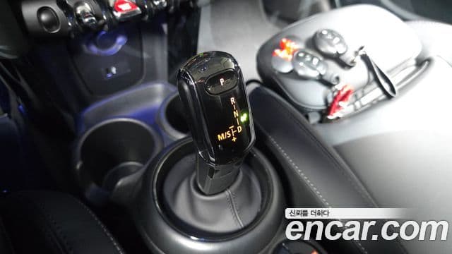 Mini Cooper 2022 — ფოტო 9/20