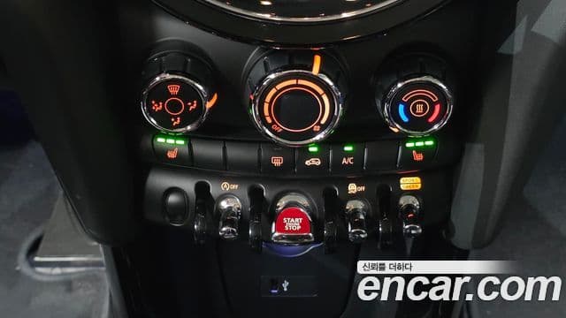 Mini Cooper 2022 — ფოტო 18/20