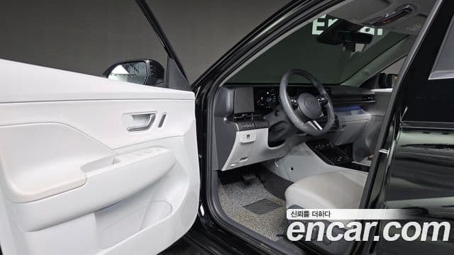 Hyundai Kona 2023 — ფოტო 8/20