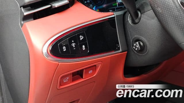 Genesis GV70 2023 — ფოტო 13/20