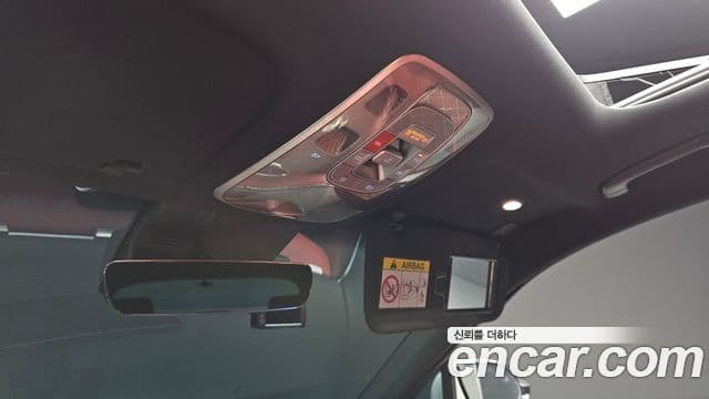 Genesis GV70 2023 — ფოტო 17/20