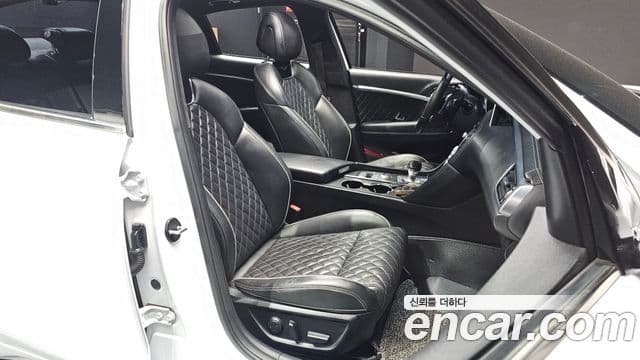 Genesis G70 2018 — ფოტო 10/20