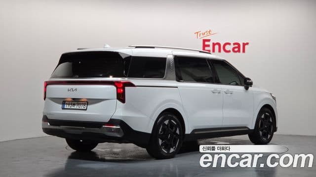 Kia Carnival 2025 — Şəkil 2/20