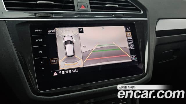 Volkswagen Tiguan 2022 — ფოტო 15/20