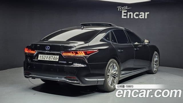 Lexus LS500h 2018 — ფოტო 5/20