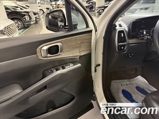 Kia Sorento 2021 — ფოტო 11/20