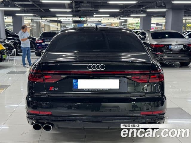 Audi S8 2021 — Şəkil 11/19