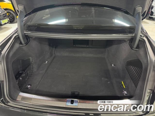 Audi S8 2021 — Şəkil 16/19