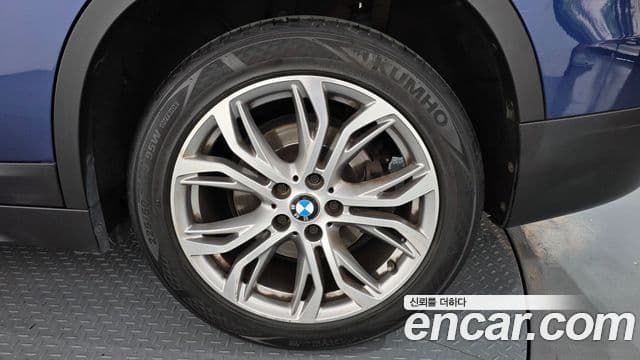 BMW X1 2018 — Photo 32/32