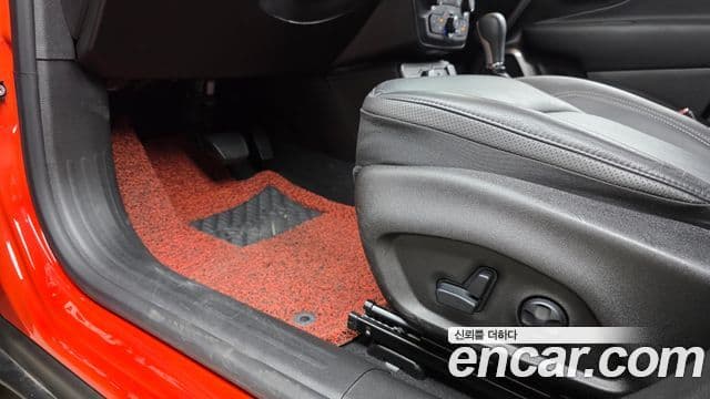Jeep Renegade 2021 — Фото 16/20