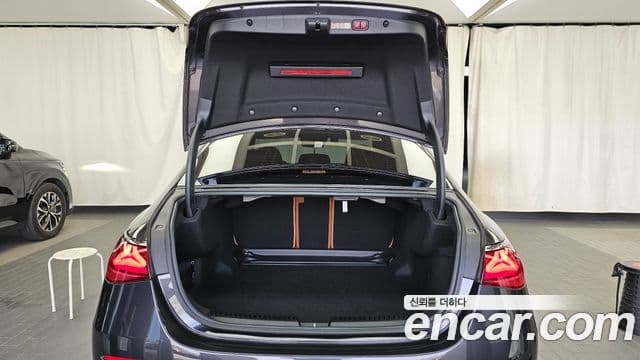 Mercedes-Benz E-Class 2024 — фото 20 из 20