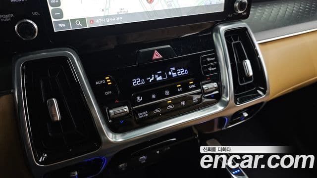 Kia Sorento 2021 — ფოტო 19/20